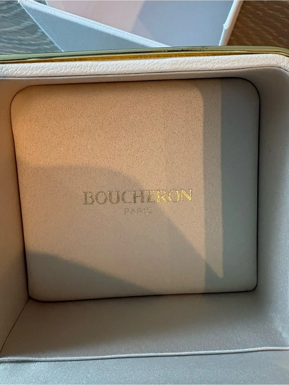 Boucheron White Earring Jewelry Box and gift box